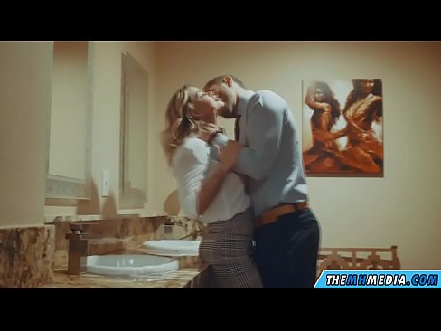 ❤️ عندما تغريك شقراء مفلس في مرحاض عام الفاسقات. عند٪ ar.xxx-wow-net.ru٪